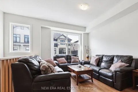 778 Kootenay Path, ON L1H 0A7