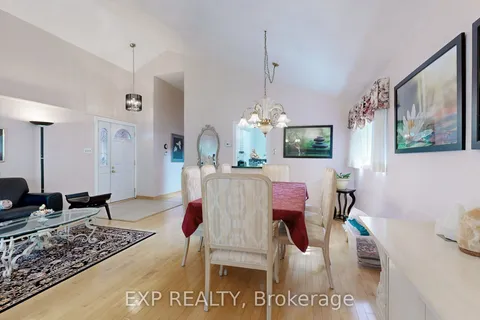 6 Abbottswood Road, ON M1P 3P1