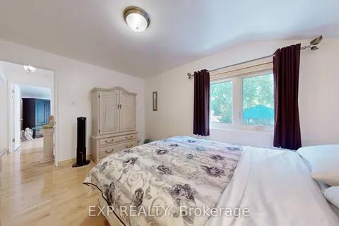 6 Abbottswood Road, ON M1P 3P1