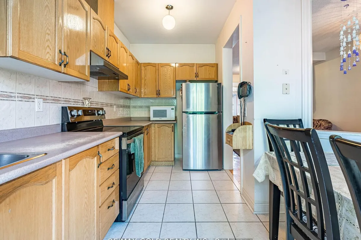 17 Mourning Dove Crescent, ON M1B 6A7