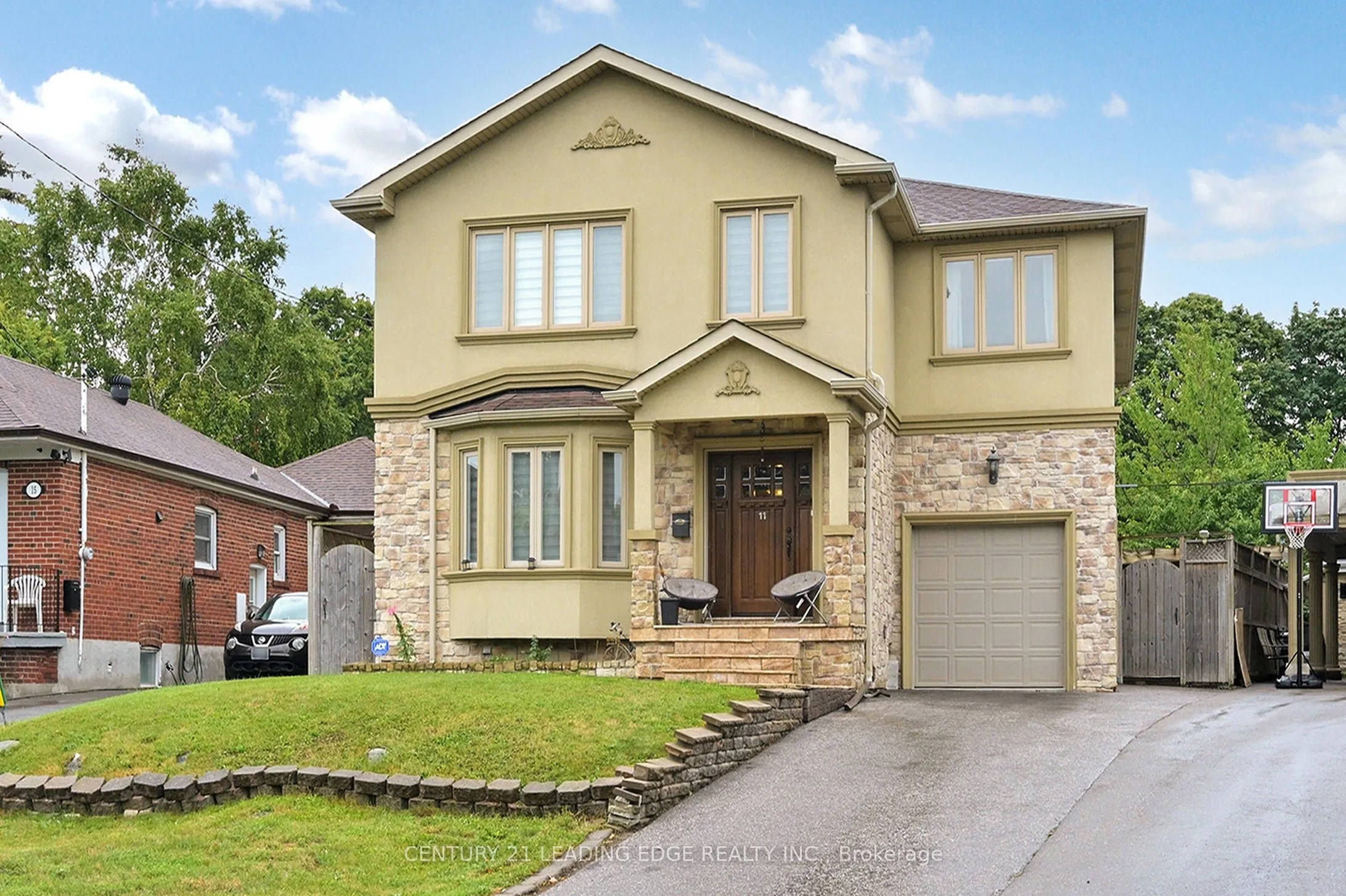 11 Bellvare Crescent, ON M1R 2M8