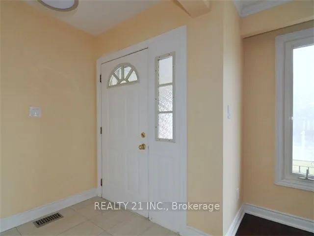 11 Heale Avenue, ON M1N 3X6