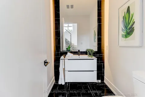 8 Honey Drive, ON M1R 3S4