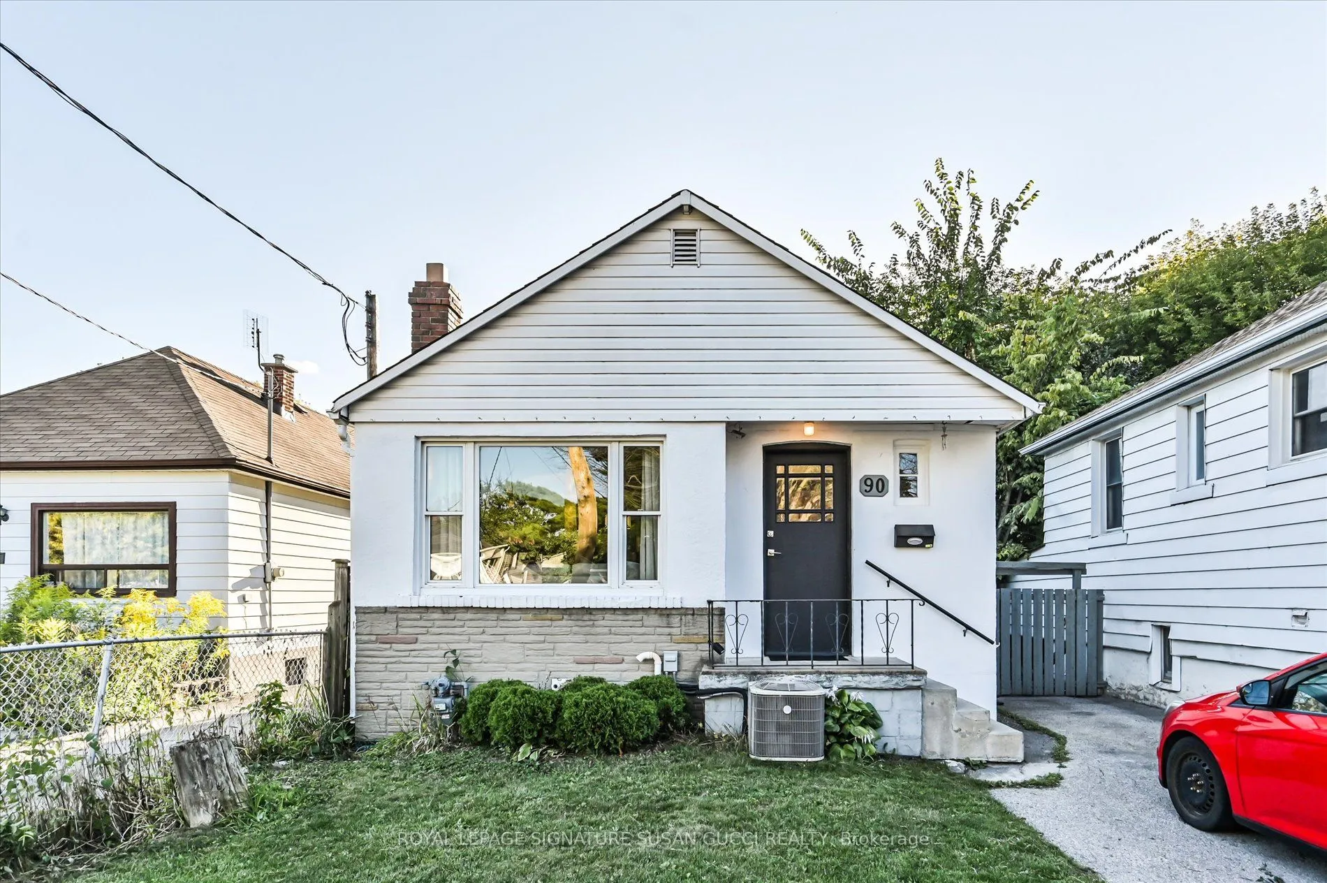 90 Meighen Avenue, ON M4B 2H7