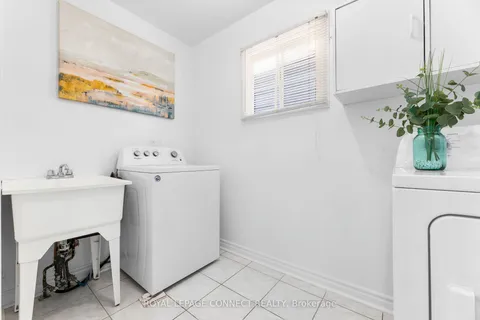 30 Chapman Drive, ON L1T 3C3