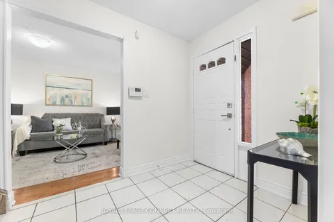 30 Chapman Drive, ON L1T 3C3