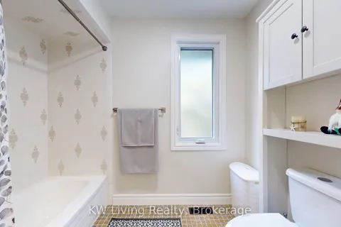 17 Woodvale Crescent, ON M4C 5N4