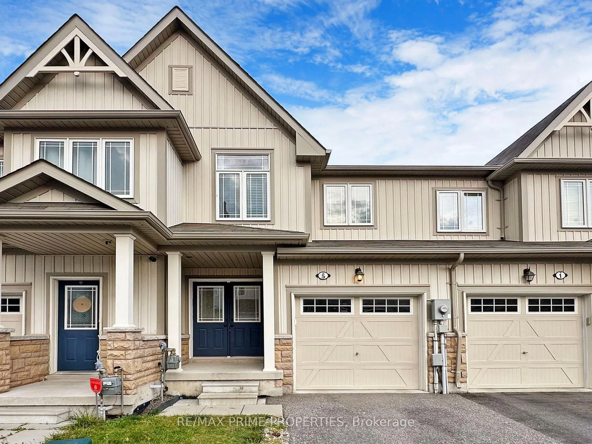 5 Dykstra Lane, ON L1C 0K7