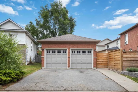 14 Amanda Avenue, ON L1M 1K4