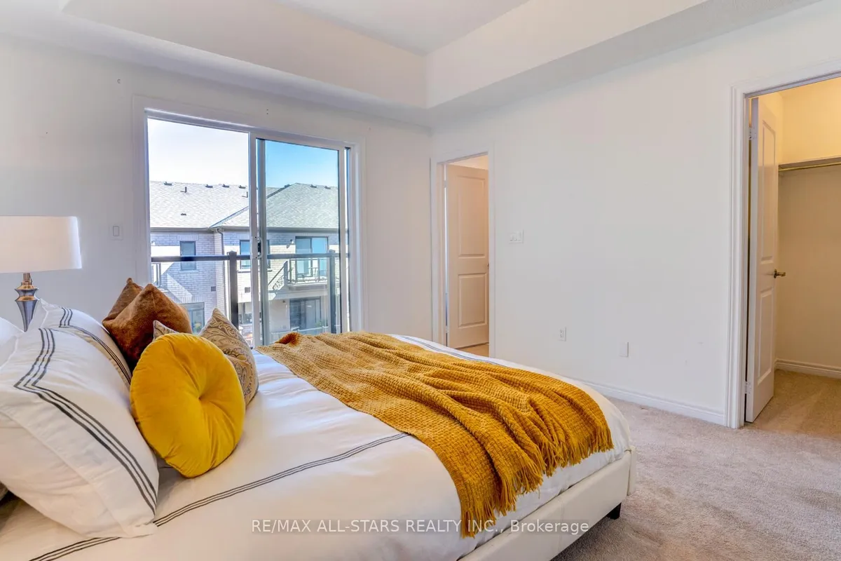 41 Steamboat Way, ON L1N 0M6