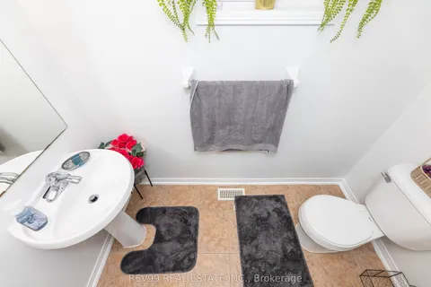 735 Brasswinds Trail, ON L1K 2Z1