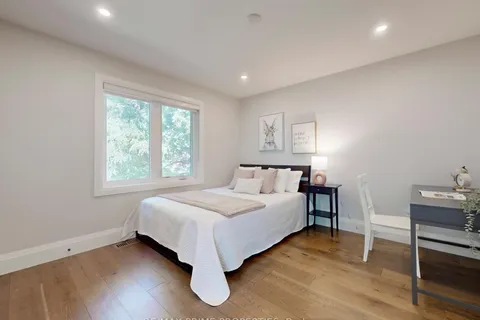 116 Pinegrove Avenue, ON M1N 2G9