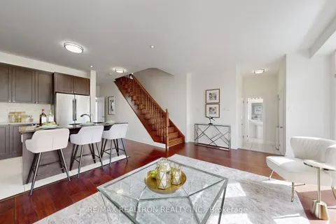 8 Culloden Court, ON M1C 0E9