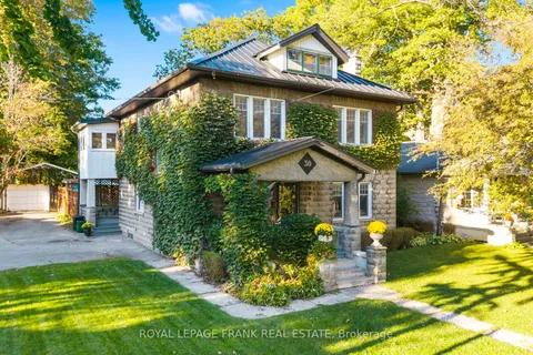 30 Lowe Street, ON L1C 1X5