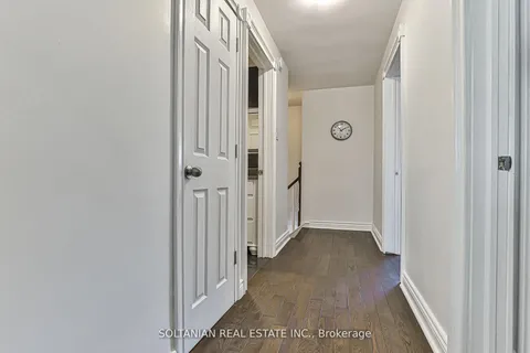 21 Pretoria Avenue, ON M4K 1T2