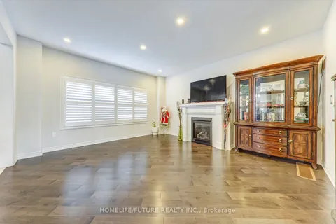 30 Arthur Mclaughlin Street, ON L1C 0T6