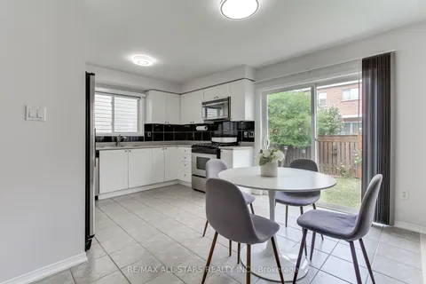 85 Handley Crescent, ON L1Z 1M3