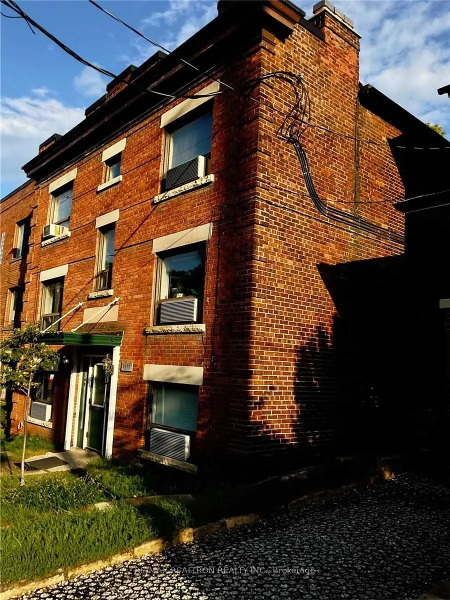 Multiplex 1 bedroom 1 bathroom at 2477 Queen Street in Toronto - MLS# E12444112