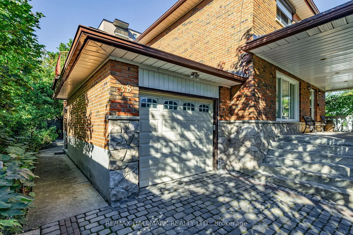 38 Courton Drive, ON M1R 1K8