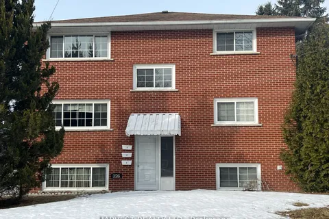 326 Surrey Drive, ON L1G 6H1