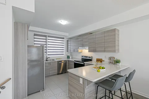 799 Stanstead Path, ON L1K 3G4