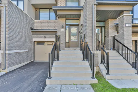 799 Stanstead Path, ON L1K 3G4