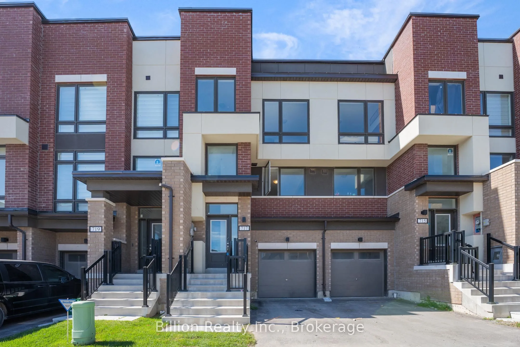 717 Heathrow Path, ON L1K 3G4