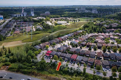 8 Lampman Drive, ON M1E 5L1