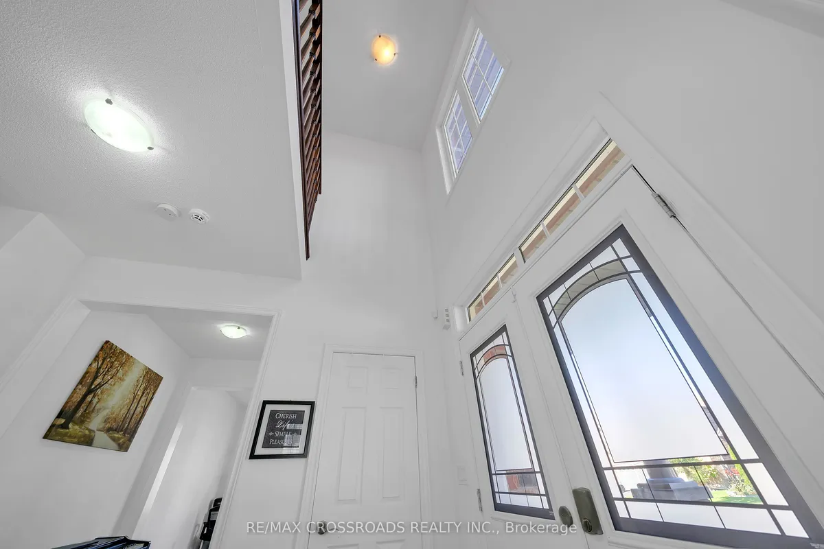 156 Mcdonald Crescent, ON L1B 0C9