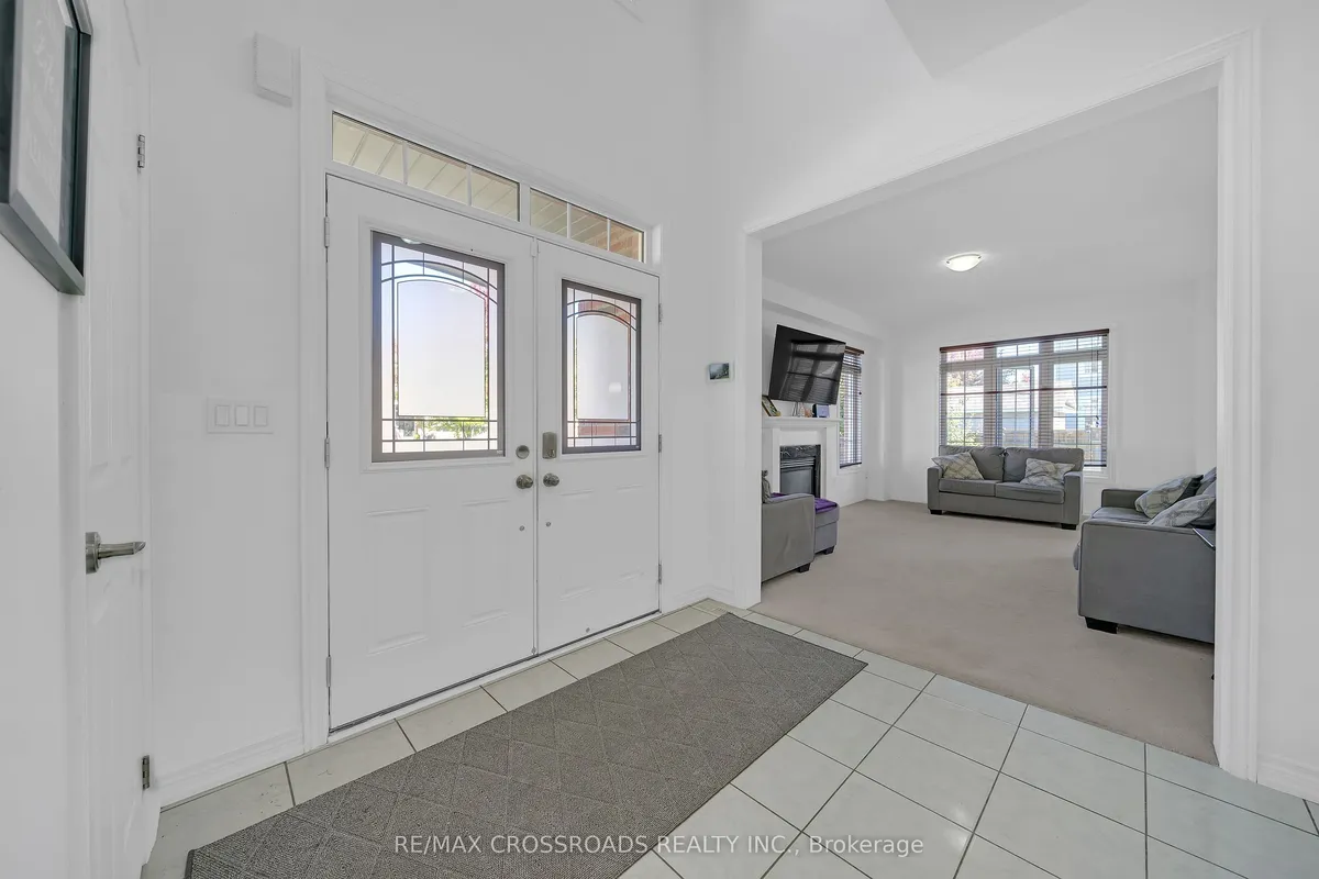 156 Mcdonald Crescent, ON L1B 0C9