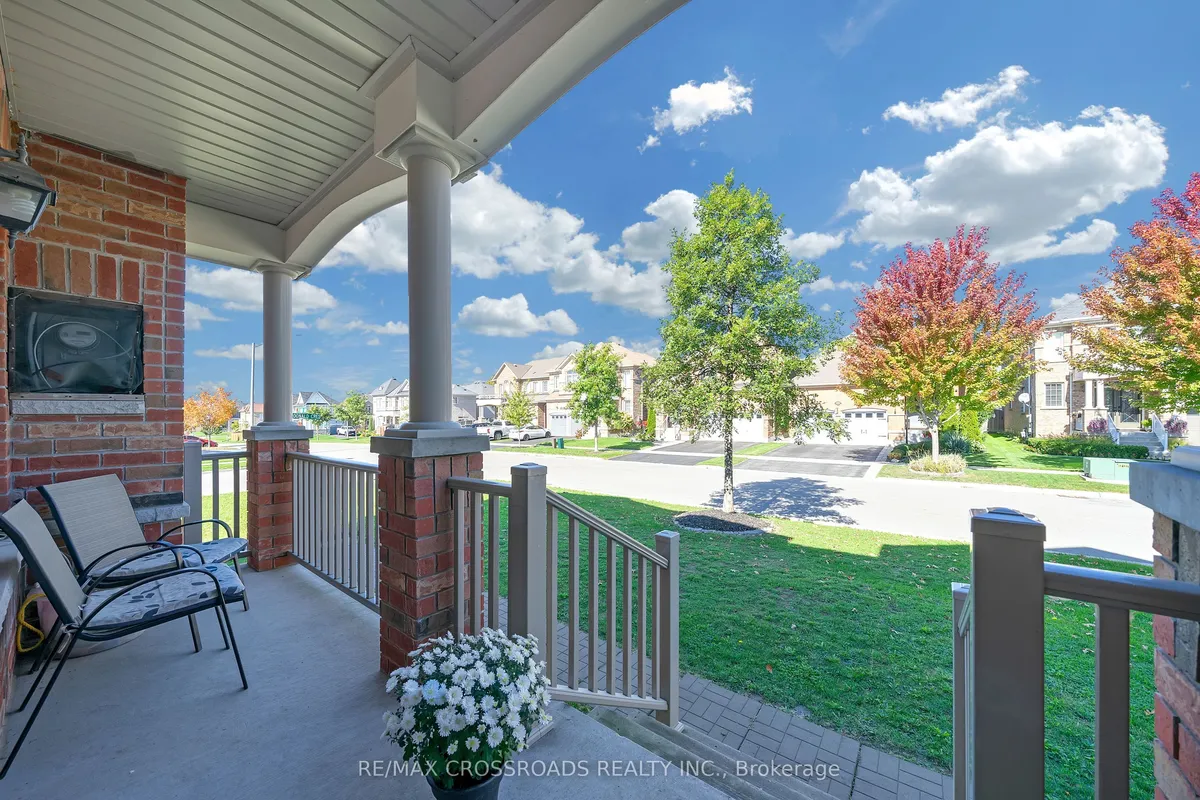 156 Mcdonald Crescent, ON L1B 0C9