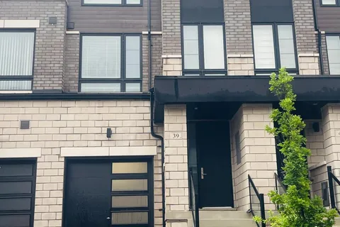 39 Lake Trail Way, ON L1M 0M3