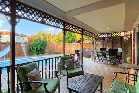 138 William Stephenson Drive, ON L1N 8V3