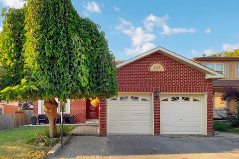 138 William Stephenson Drive, ON L1N 8V3