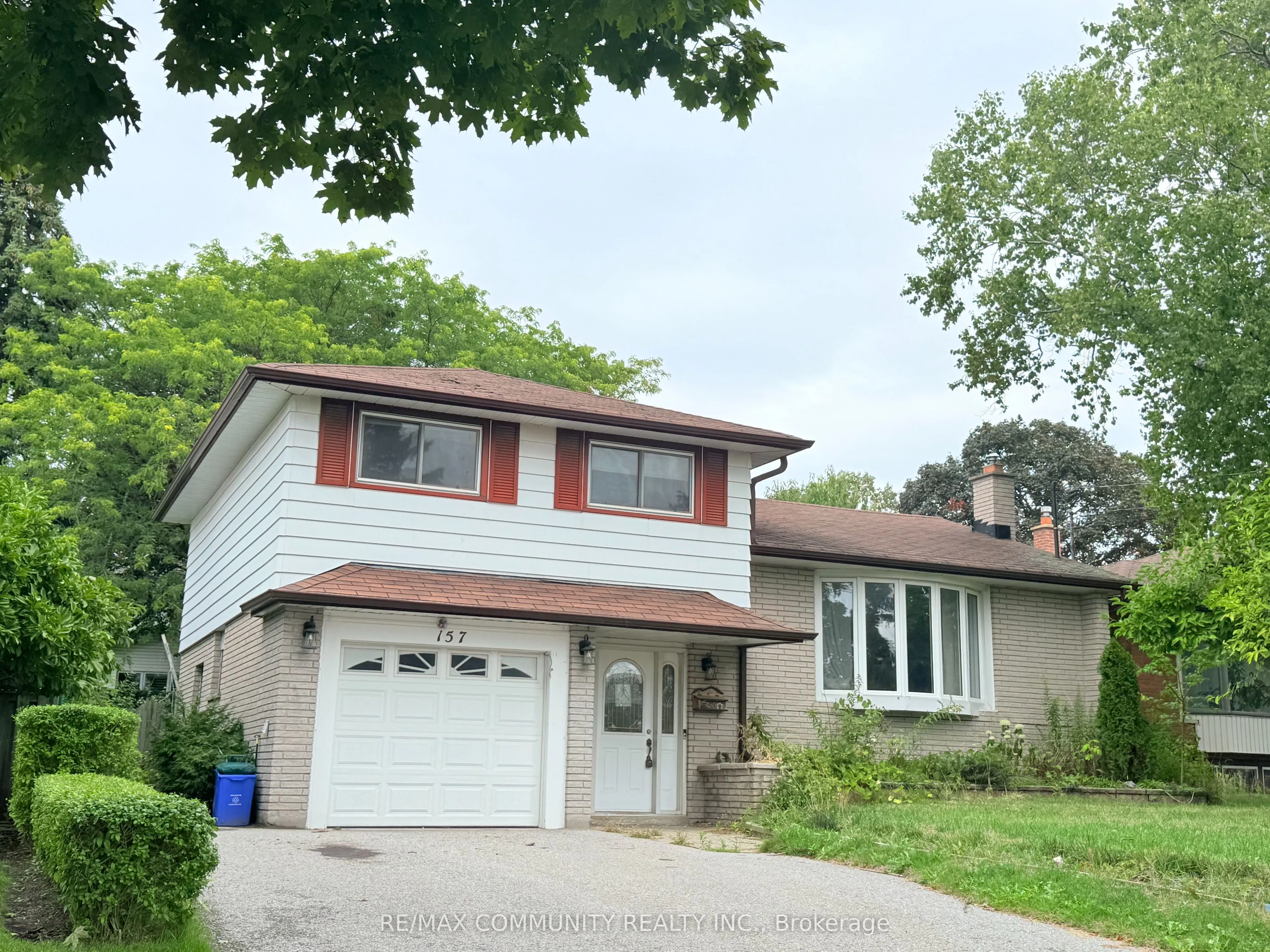 157 Labrador Drive, ON L1H 7G1