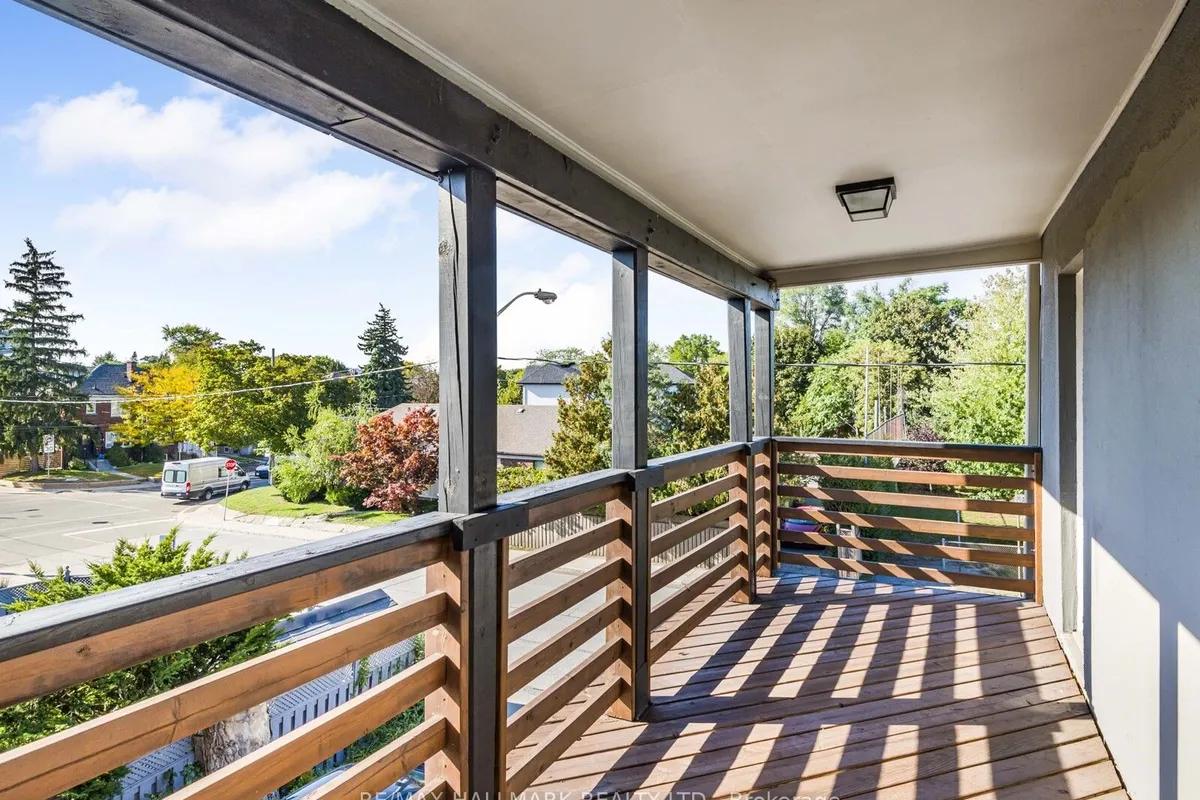 90 Leroy Avenue, ON M4J 4G8