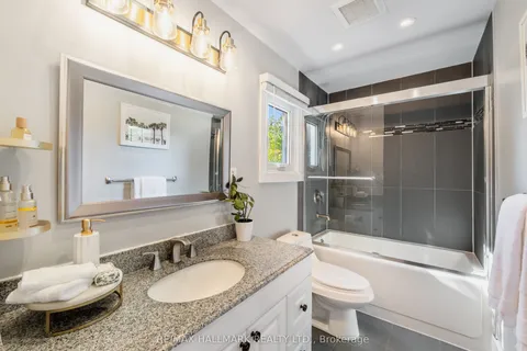 1 Heyworth Crescent, ON M4E 1T6