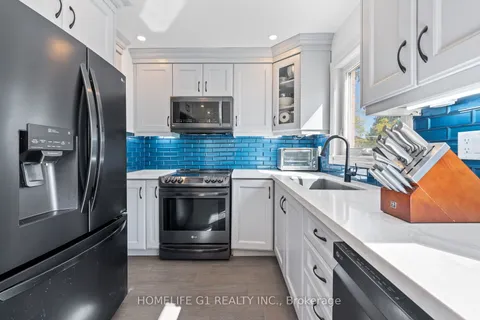 1665 Tawnberry Street, ON L1X 2B4