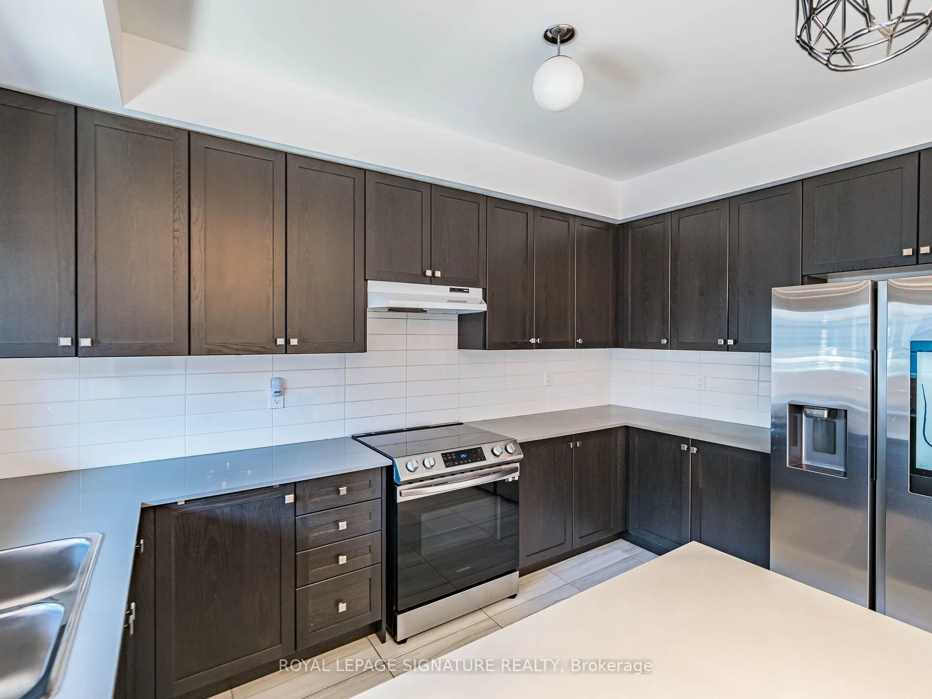 28 Dockside Way, ON L1N 0M6