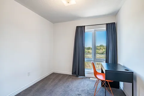 28 Dockside Way, ON L1N 0M6