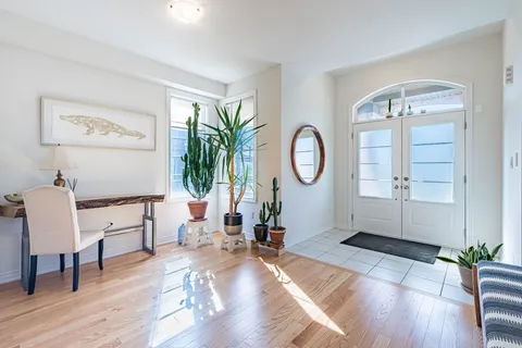 192 Miyako Court, ON L1L 0R7