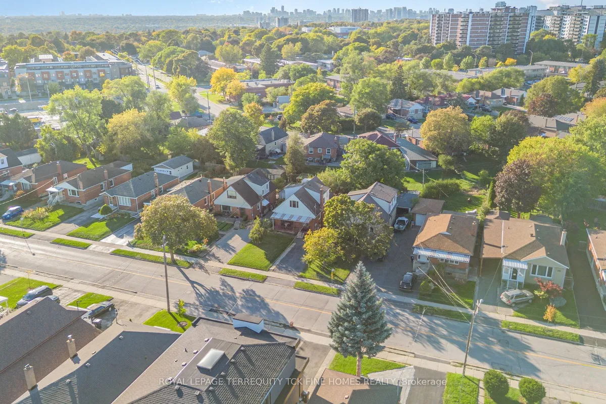 28 Lynvalley Crescent, ON M1R 2V3