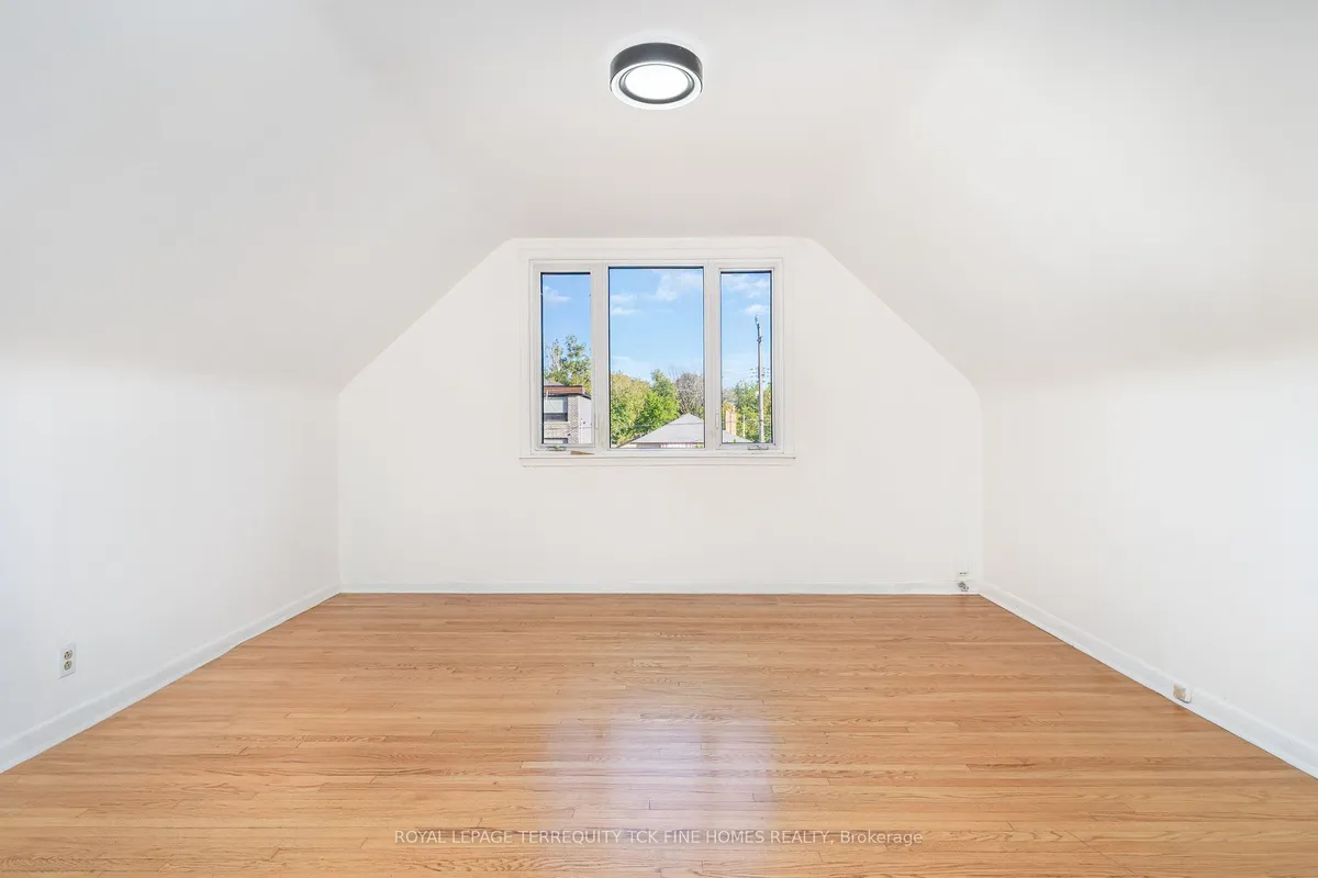 28 Lynvalley Crescent, ON M1R 2V3