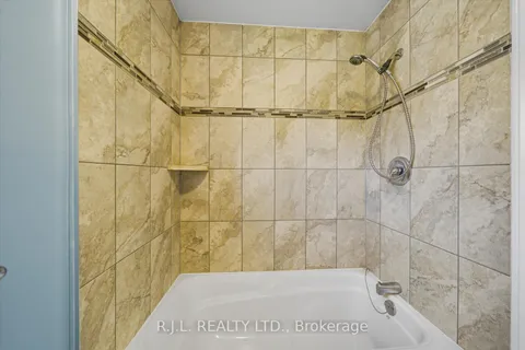 178 Platten Boulevard, ON L9L 1B4