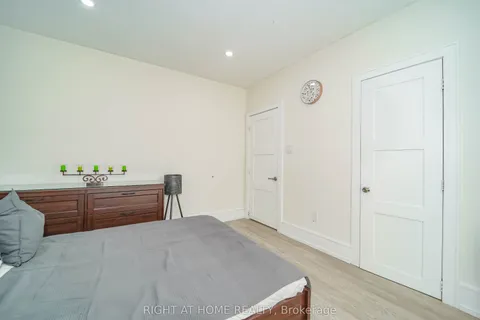 174 Aylesworth Avenue, ON M1N 2J6