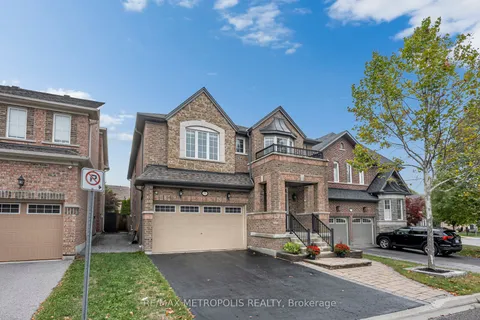 15 Rumbellow Crescent, ON L1T 0J9