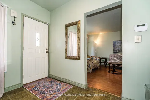 16 North Bonnington Avenue, ON M1K 1X2