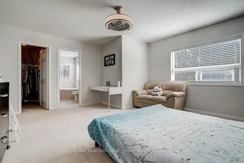 25 Neill Avenue, ON L1R 3N4