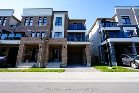 212 Lord Elgin Lane, ON L1C 7E8