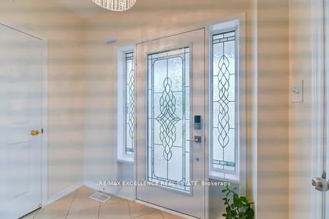 46 Lloydminster Avenue, ON L1Z 0N8